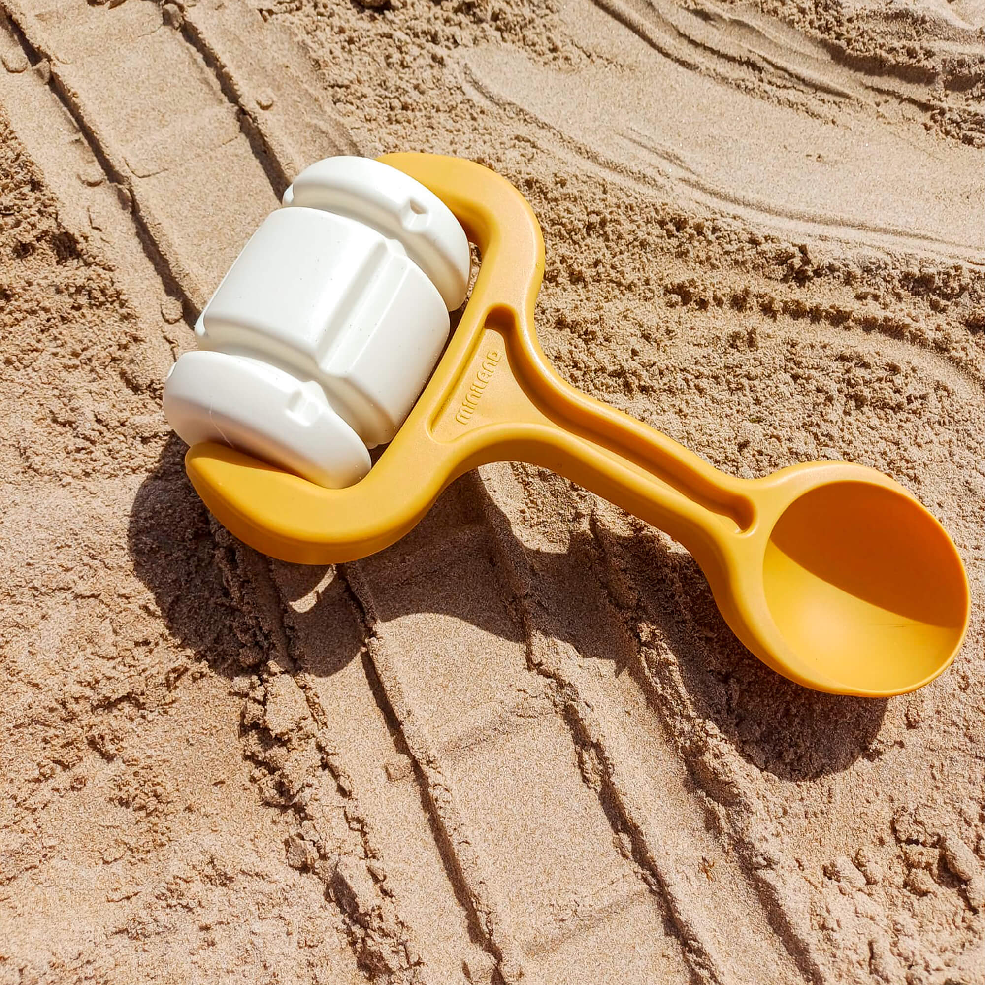 ECO Sand Roller: Train Tracks
